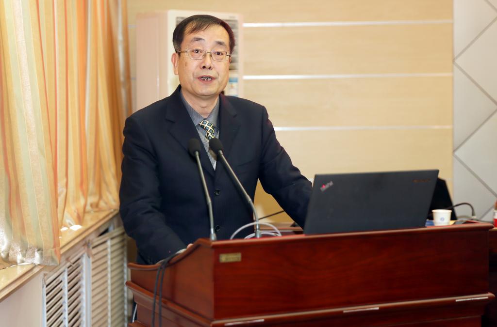 职教学天博b综合体育app官网副天博b综合体育app官网长、西铁职院院长田和平主持天博b综合体育app官网议